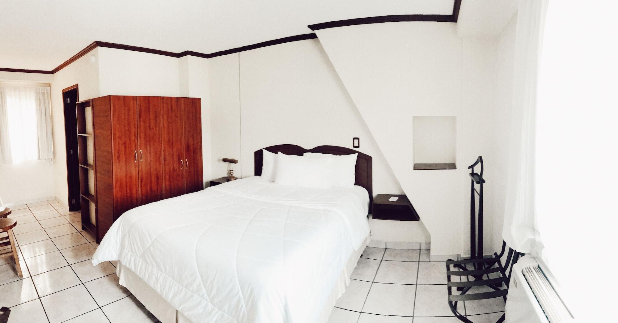 Hotel Gardenia Inn San Salvador Bagian luar foto