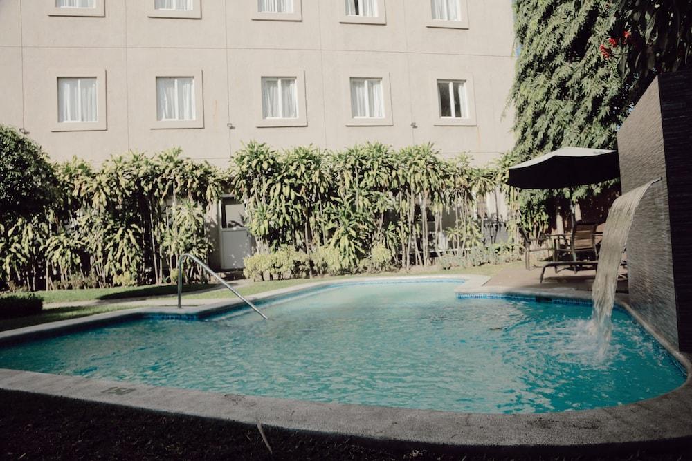 Hotel Gardenia Inn San Salvador Bagian luar foto