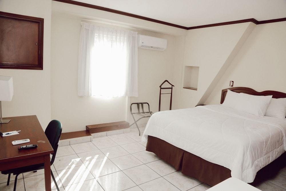Hotel Gardenia Inn San Salvador Bagian luar foto