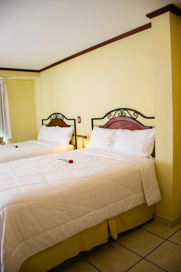 Hotel Gardenia Inn San Salvador Bagian luar foto
