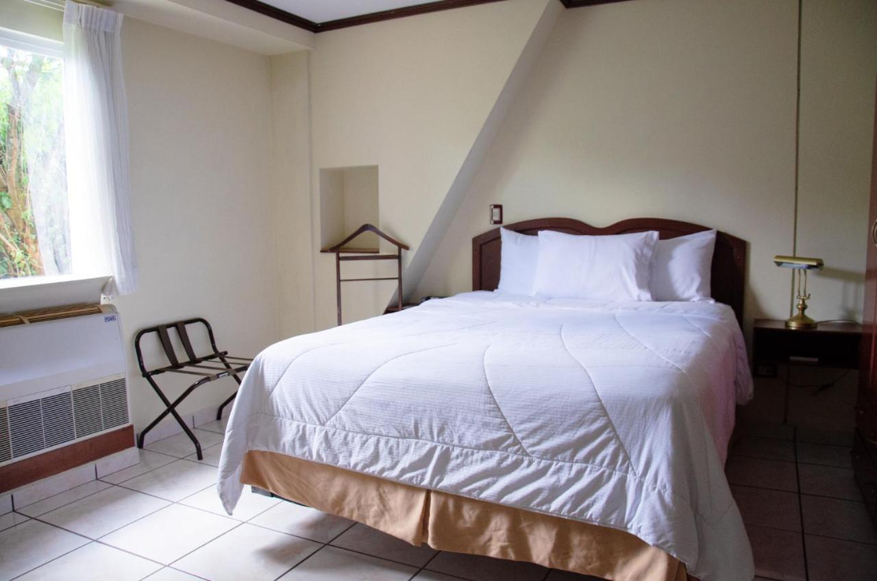 Hotel Gardenia Inn San Salvador Bagian luar foto