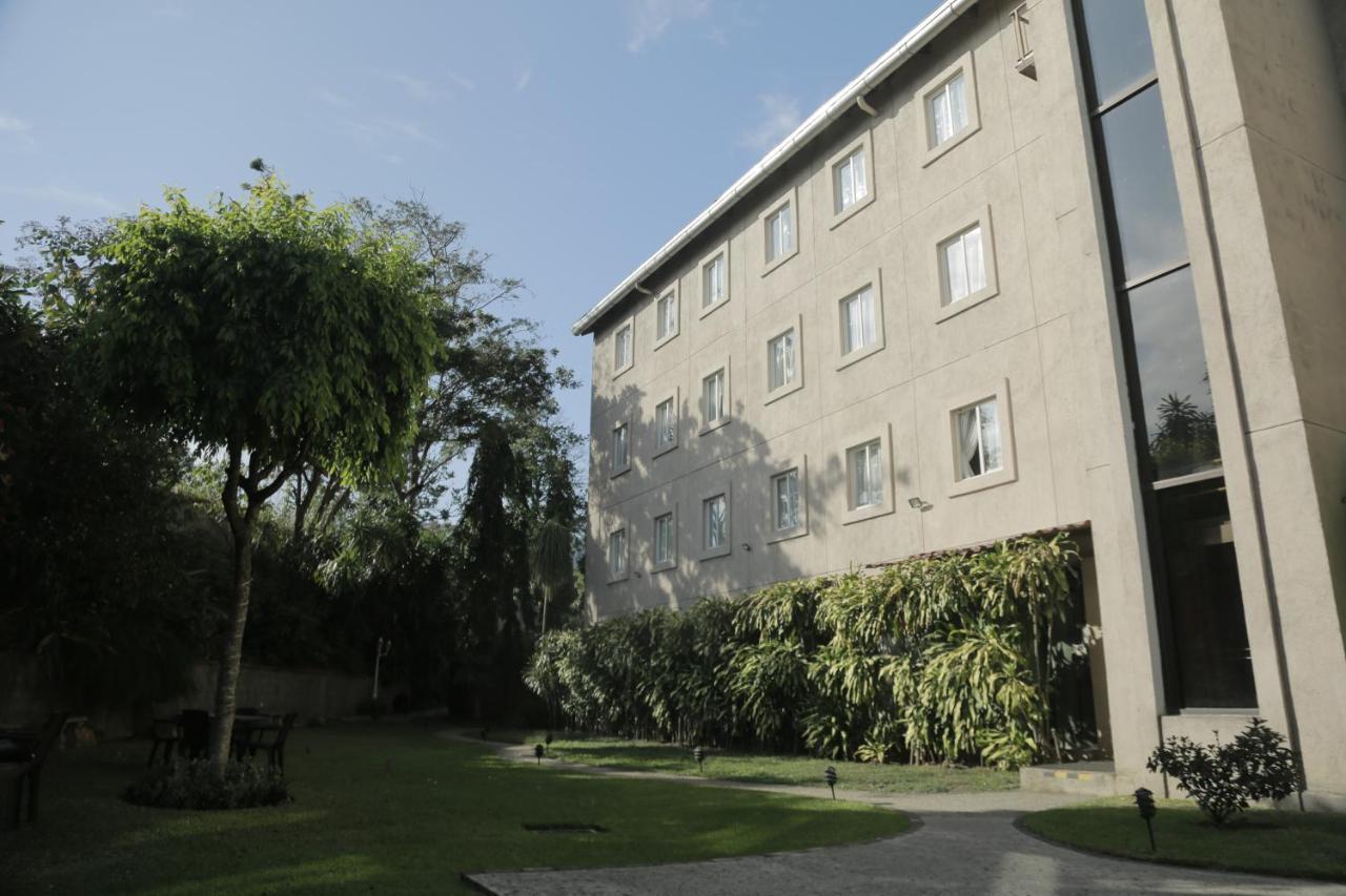 Hotel Gardenia Inn San Salvador Bagian luar foto