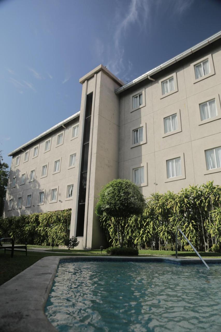 Hotel Gardenia Inn San Salvador Bagian luar foto